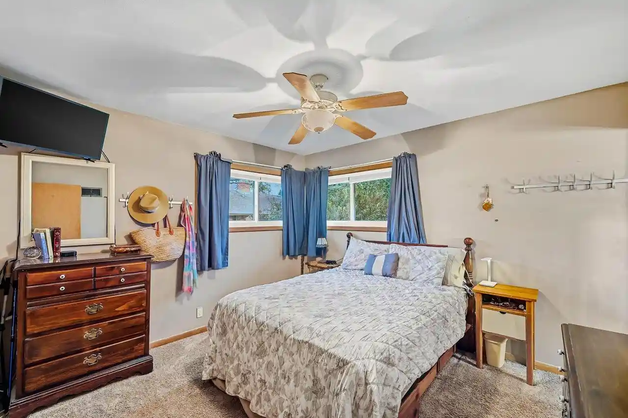 Photo 4 of Single family home for sale at 219 Heidel Rd, Thiensville, WI 53092 | MLS# 1983124 | Listing updated on 2026-10-07
