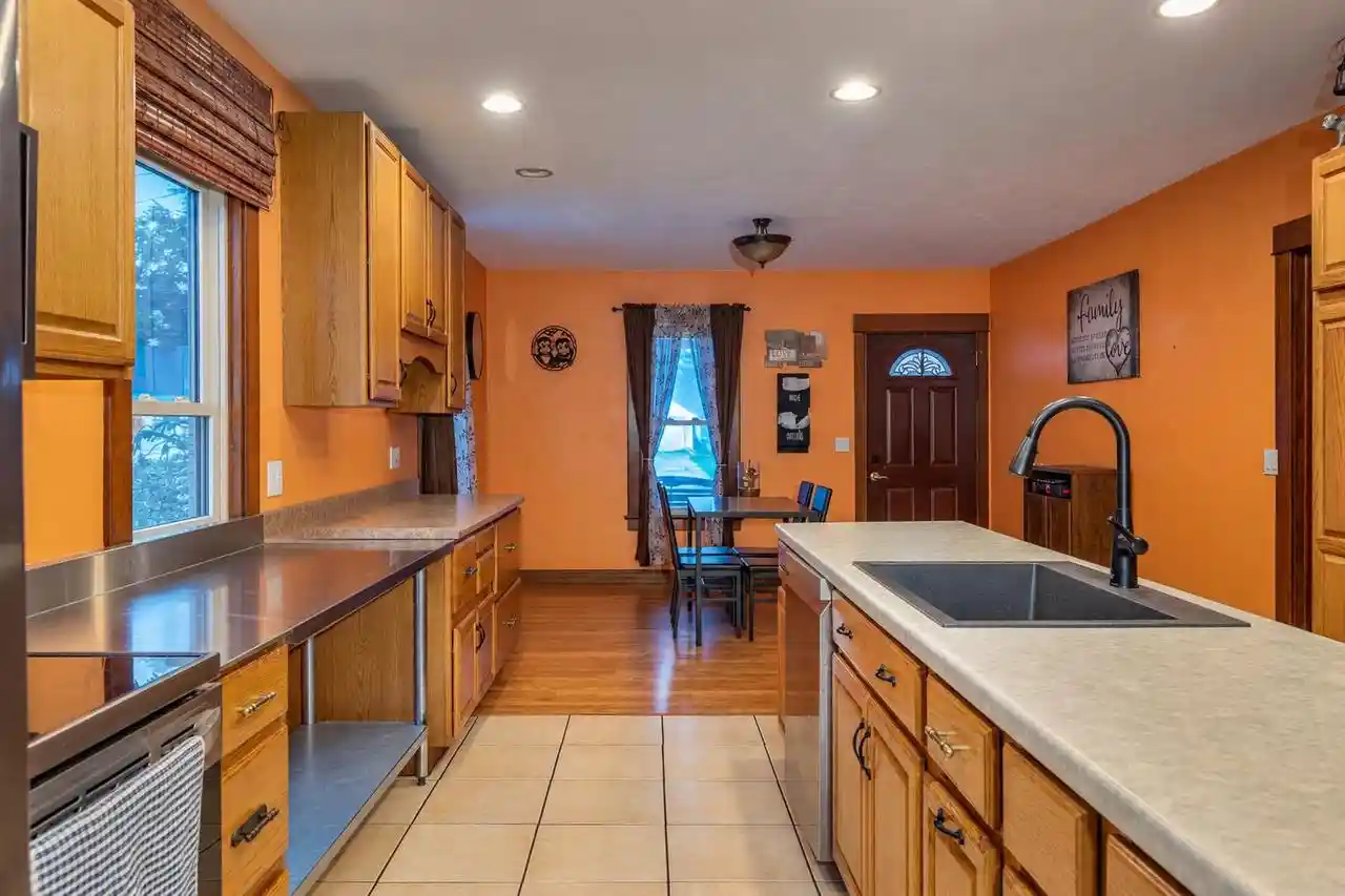 Photo 2 of Single family home for sale at 208 E Calumet St, Appleton, WI 54915 | MLS# 50333655 | Listing updated on 2026-10-02