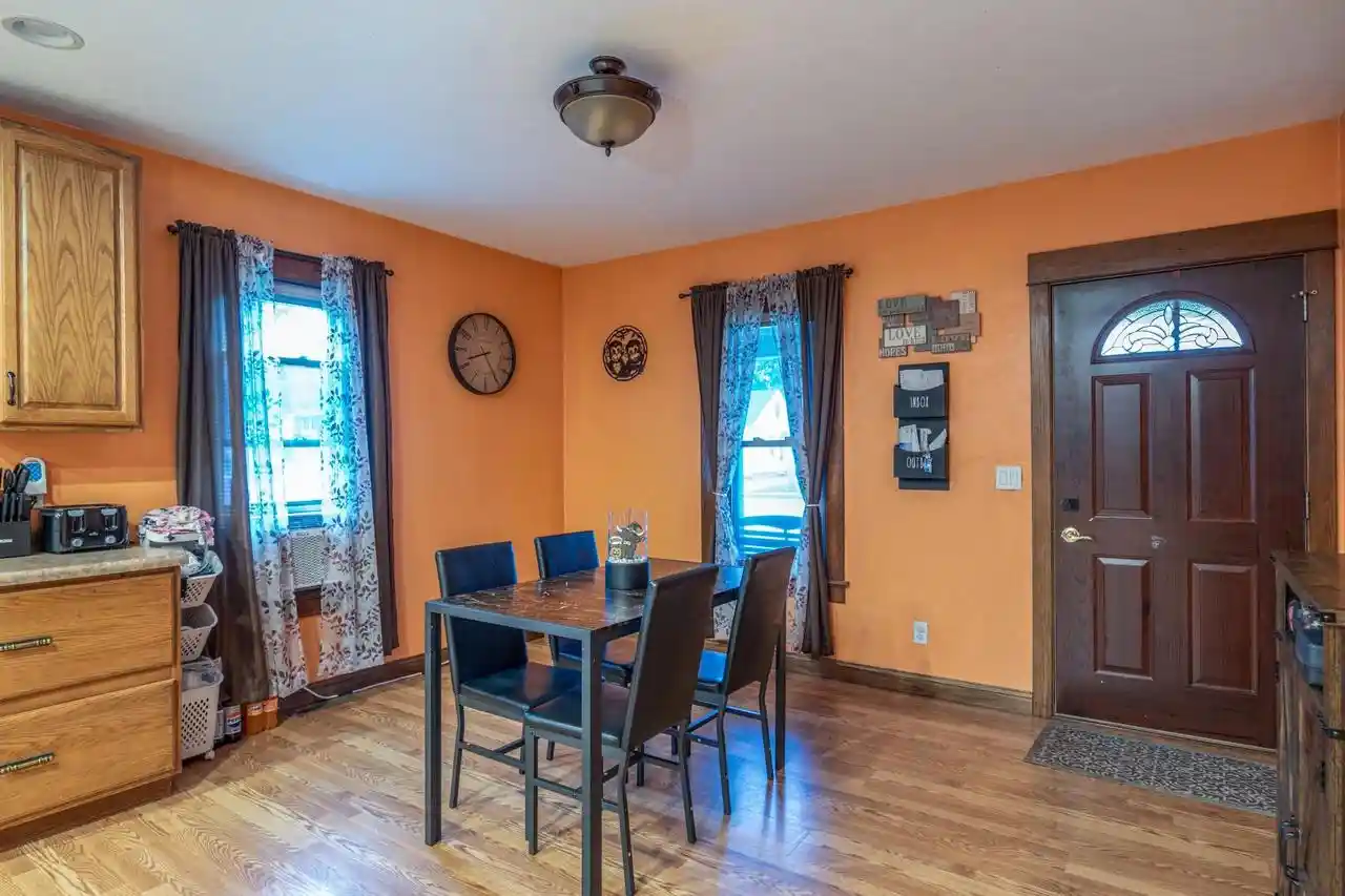 Photo 3 of Single family home for sale at 208 E Calumet St, Appleton, WI 54915 | MLS# 50333655 | Listing updated on 2026-10-02