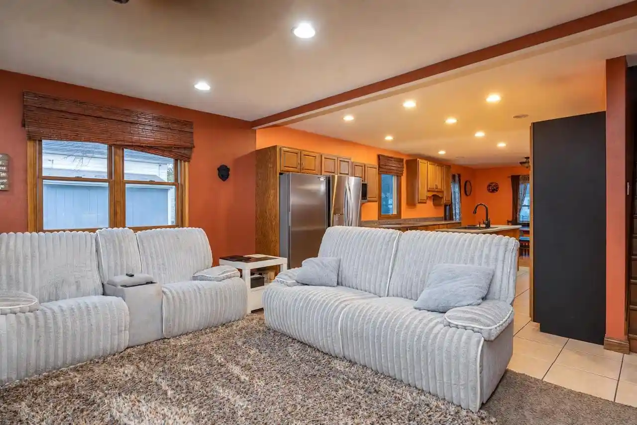 Photo 4 of Single family home for sale at 208 E Calumet St, Appleton, WI 54915 | MLS# 50333655 | Listing updated on 2026-10-02