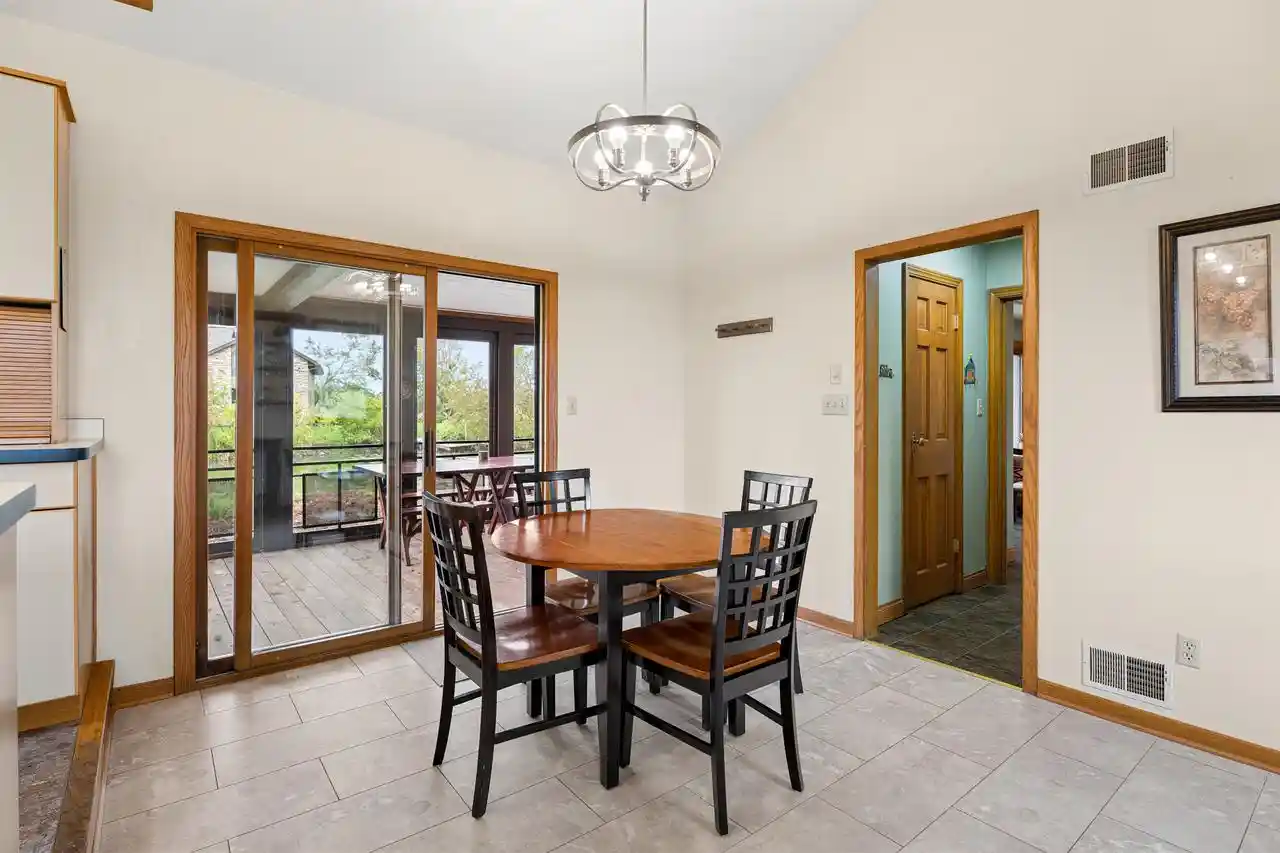 Photo 3 of Single family home for sale at 340 Lake Rd, Menasha, WI 54952 | MLS# 50333654 | Listing updated on 2026-10-02