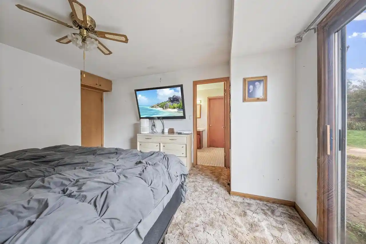 Photo 3 of Single family home for sale at 1530 W 7th Avenue, Oshkosh, WI 54902 | MLS# 50333699 | Listing updated on 2026-10-08