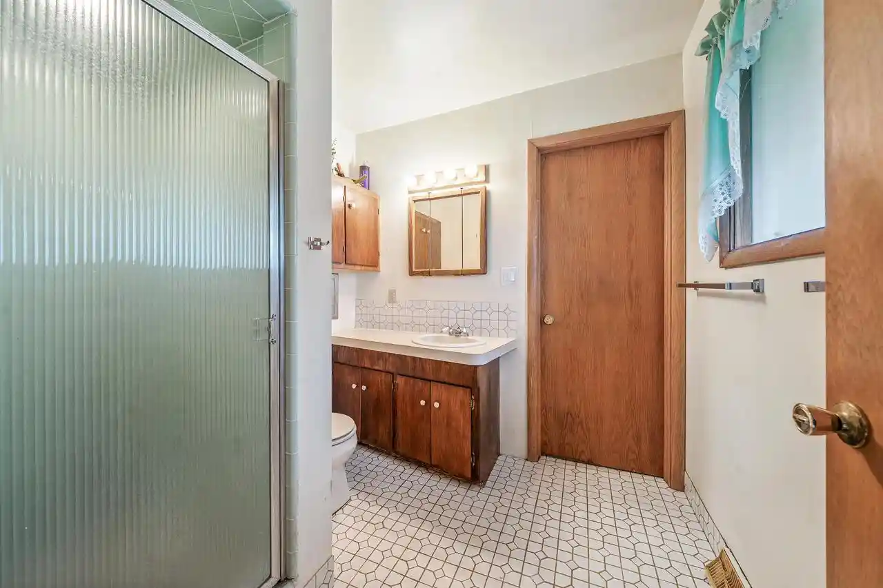 Photo 3 of Single family home for sale at 1530 W 7th Avenue, Oshkosh, WI 54902 | MLS# 50333699 | Listing updated on 2026-10-08