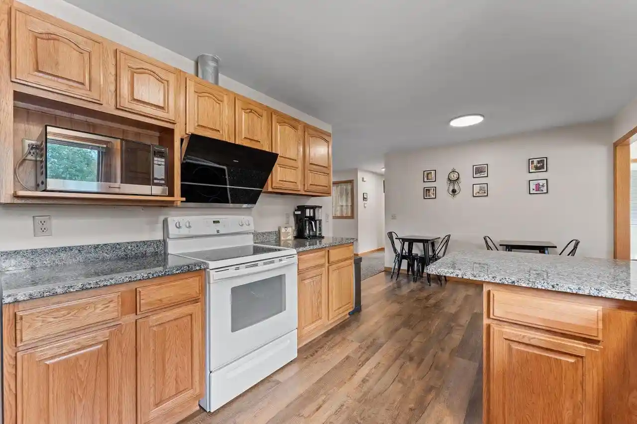 Photo 4 of Single family home for sale at 911 19th Street, Reedsburg, WI 53959 | MLS# 2033917 | Listing updated on 2026-10-02