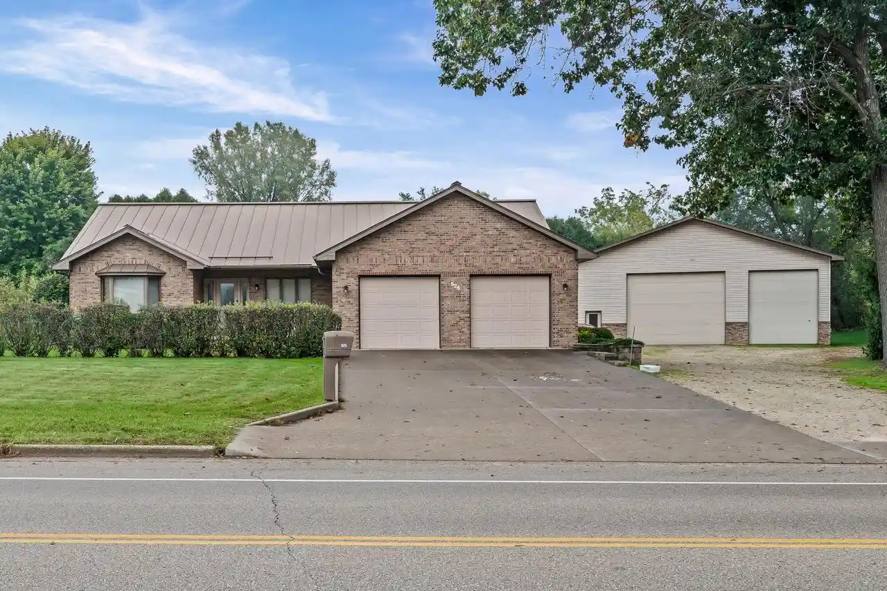 Photo 1 of Single family home for sale at 525 14th Street S St, La Crescent, MN 55947 | MLS# 1983145 | Listing updated on 2026-10-06