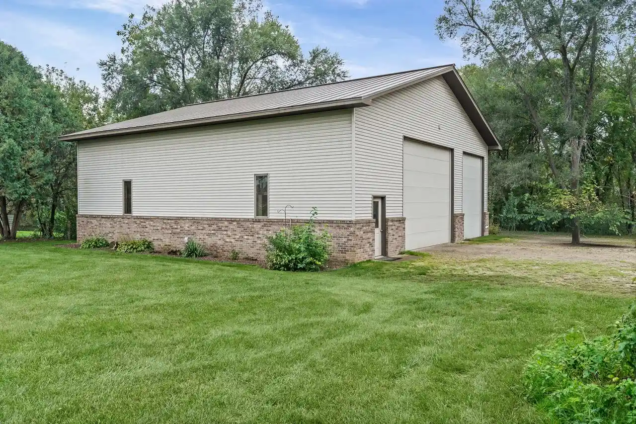 Photo 4 of Single family home for sale at 525 14th Street S St, La Crescent, MN 55947 | MLS# 1983145 | Listing updated on 2026-10-06