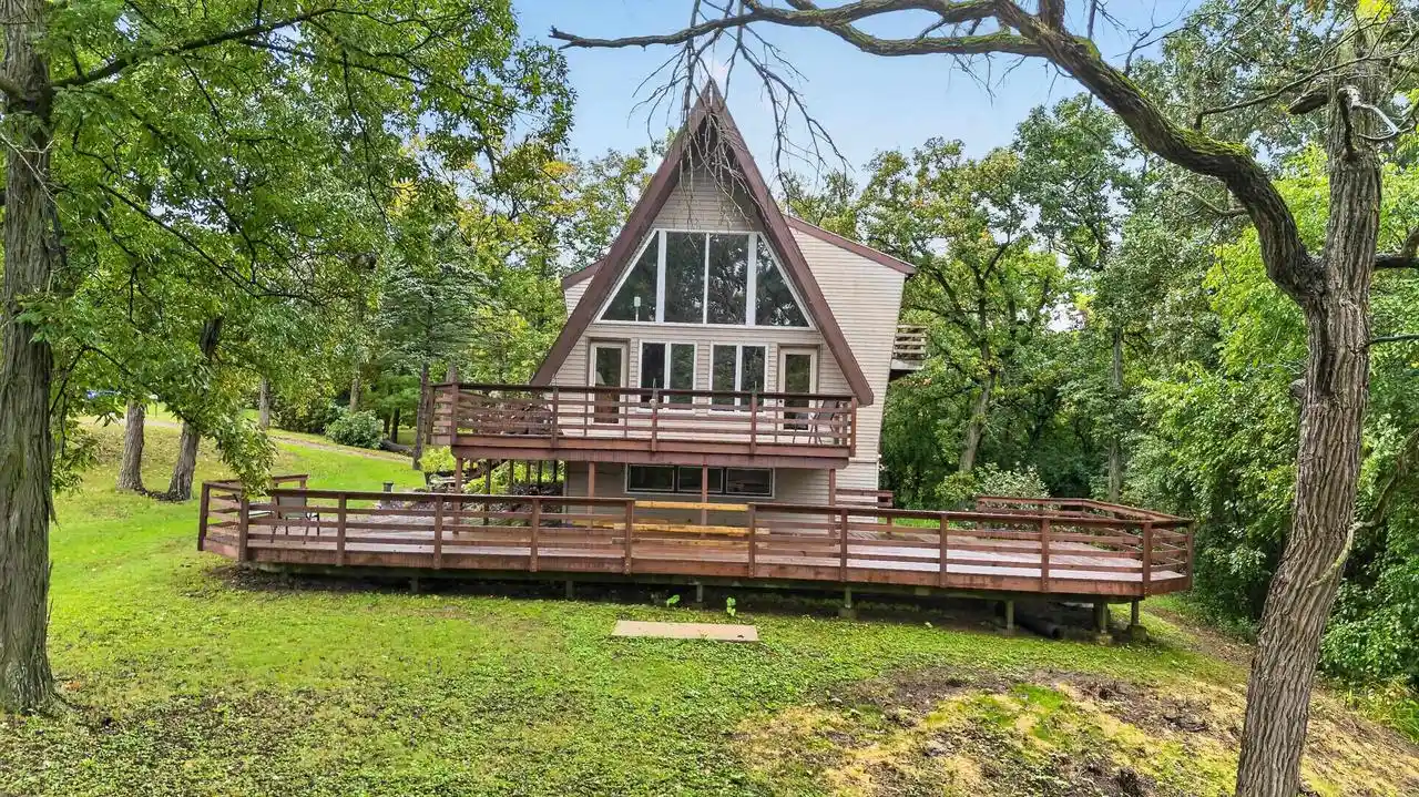 Photo 1 of Single family home for sale at 6331 County Rd M, Winneconne, WI 54986 | MLS# 50333682 | Listing updated on 2026-10-03