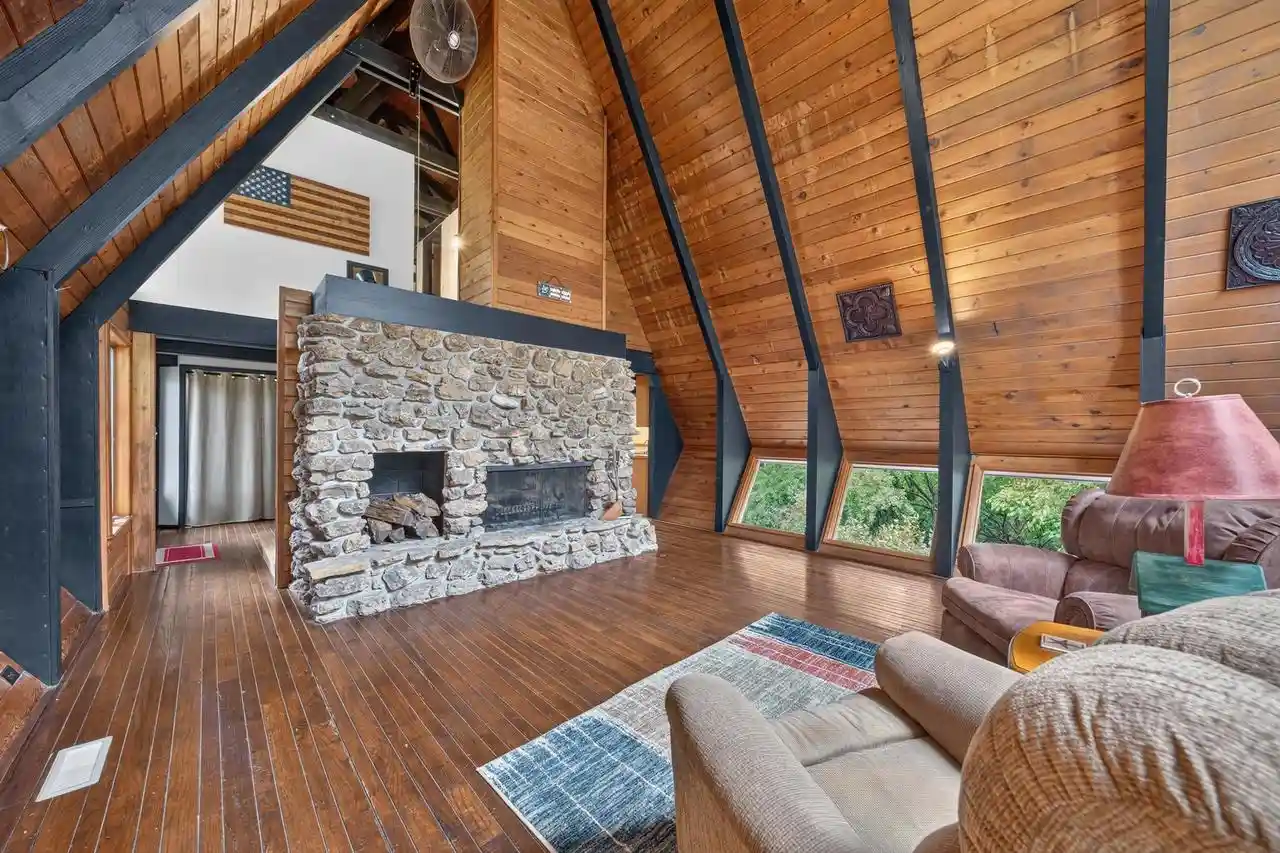 Photo 2 of Single family home for sale at 6331 County Rd M, Winneconne, WI 54986 | MLS# 50333682 | Listing updated on 2026-10-03