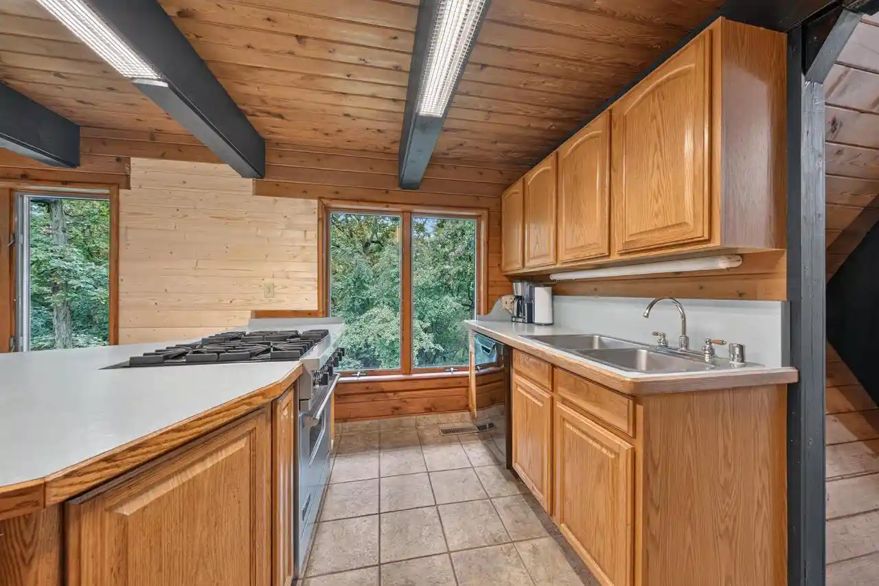 Photo 3 of Single family home for sale at 6331 County Rd M, Winneconne, WI 54986 | MLS# 50333682 | Listing updated on 2026-10-03