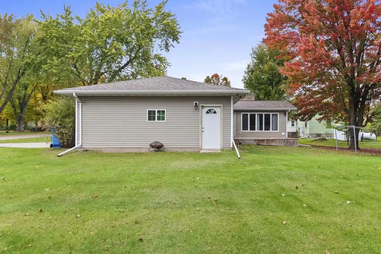 Photo 3 of Single family home for sale at 1036 Bartelt St, Gresham, WI 54128 | MLS# 50333706 | Listing updated on 2026-10-08
