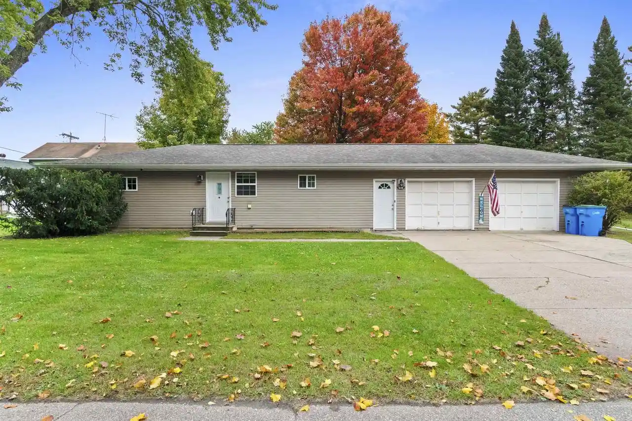 Photo 4 of Single family home for sale at 1036 Bartelt St, Gresham, WI 54128 | MLS# 50333706 | Listing updated on 2026-10-08
