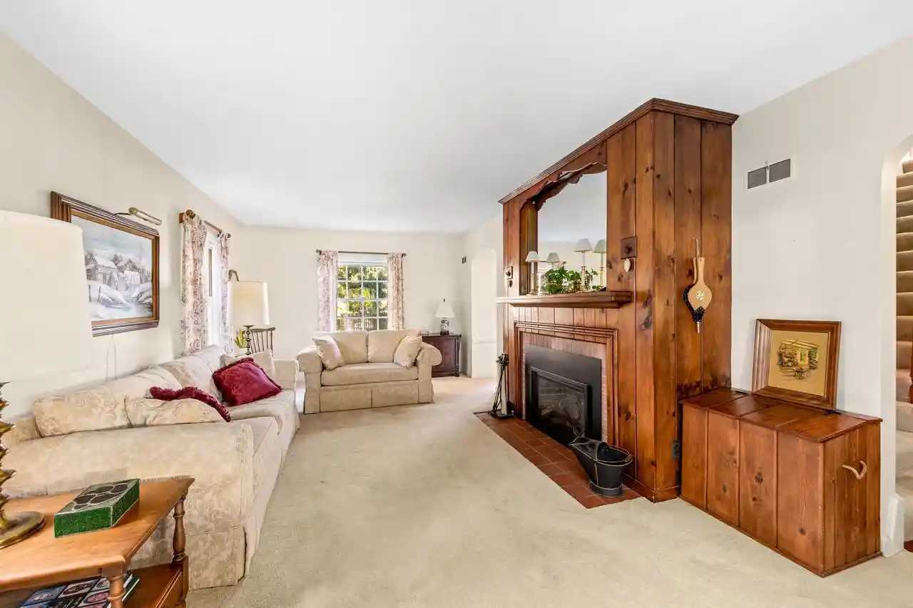 Photo 2 of Single family home for sale at 9220 Harding Blvd, Milwaukee, WI 53226 | MLS# 1983151 | Listing updated on 2026-10-08