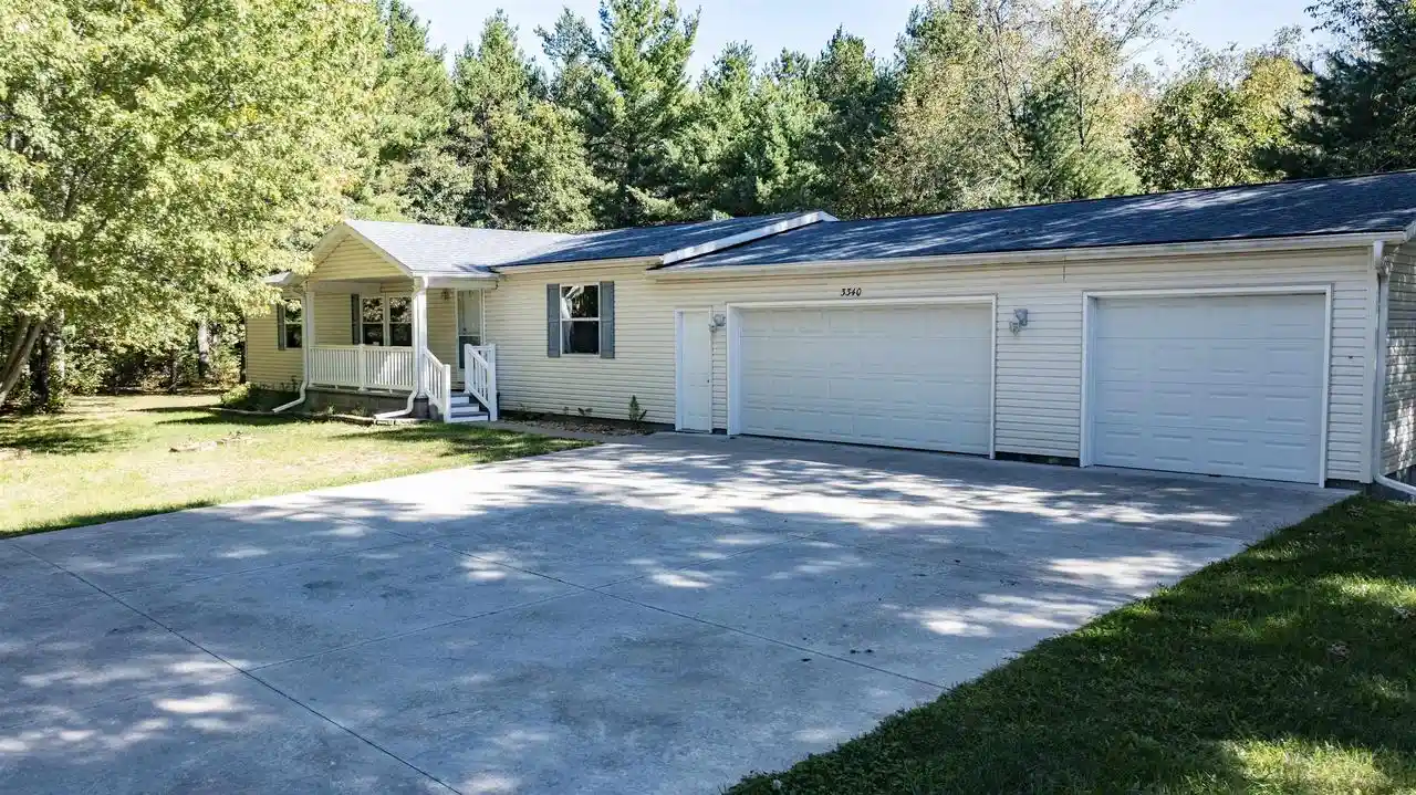 Photo 1 of Single family home for sale at 3340 Jackson Ave, Plover, WI 54467 | MLS# 50333690 | Listing updated on 2026-10-02