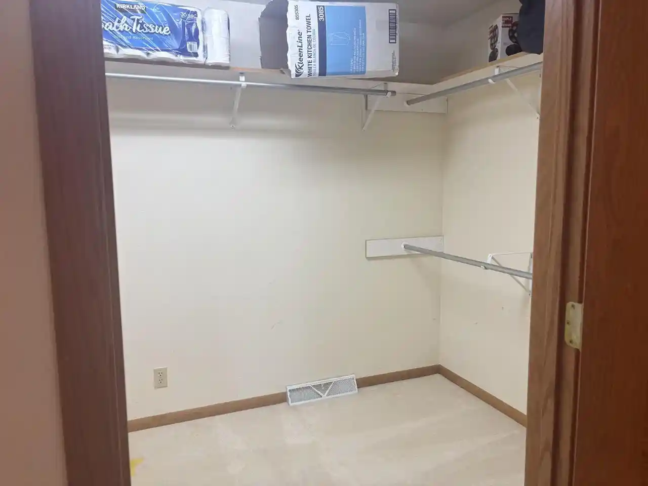 Photo 3 of Single family home for sale at 135 N Meadow St, Oshkosh, WI 54902 | MLS# 50333692 | Listing updated on 2026-10-09
