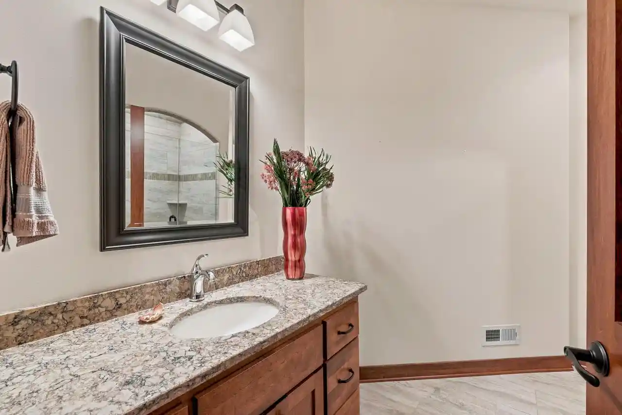 Photo 4 of Single family home for sale at 11542 N Creekside Ct, Mequon, WI 53092 | MLS# 1983158 | Listing updated on 2026-10-04