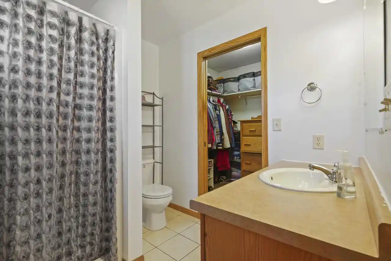 Photo 4 of Sale Pending at 1041 Kristy Ln, Onalaska, WI 54650 | MLS# 1983157 | Listing updated on 2026-10-05