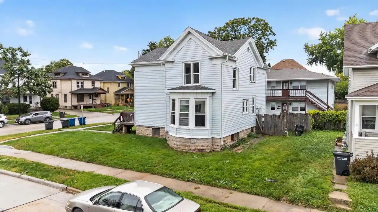 Photo 4 of Multi family home for sale at 1108 Cherry St, Oshkosh, WI 54901 | MLS# 50333715 | Listing updated on 2026-10-02