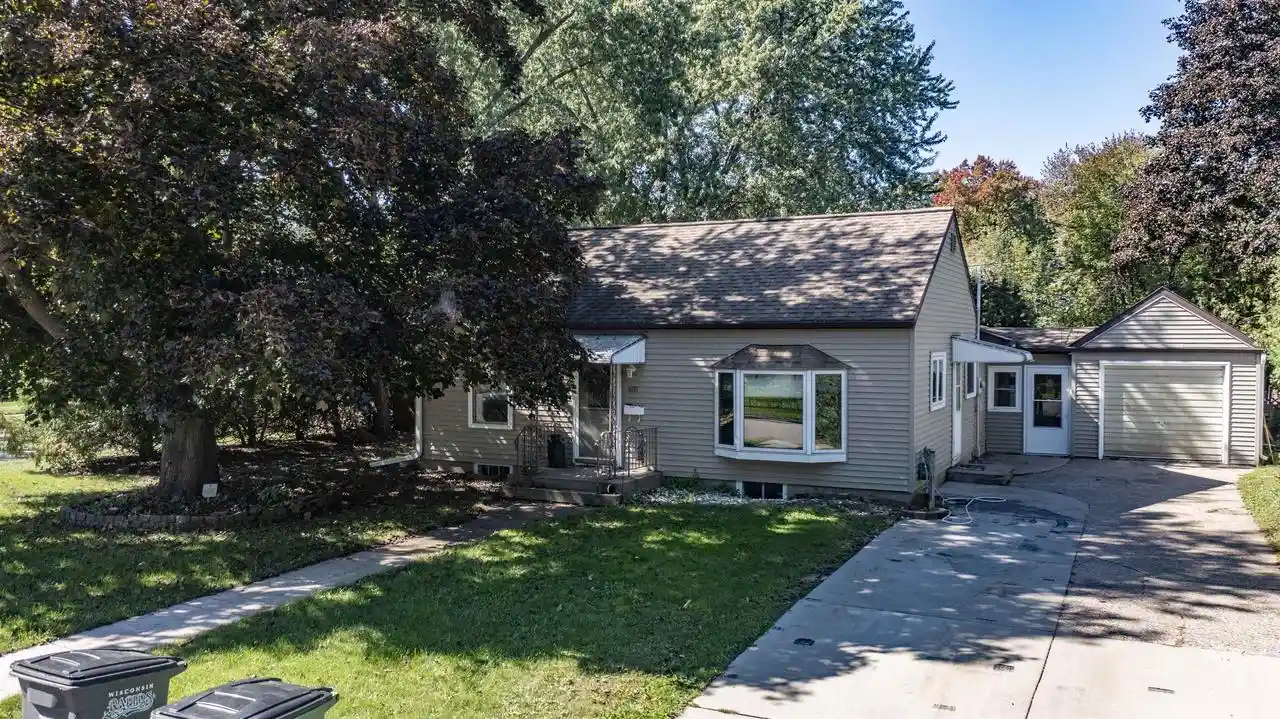 Photo 1 of Single family home for sale at 1611 Smith St, Wisconsin Rapids, WI 54494 | MLS# 50333694 | Listing updated on 2026-10-02