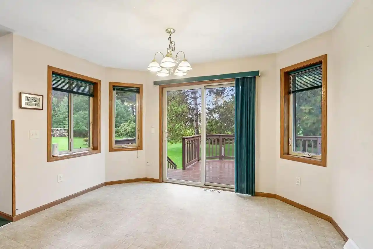 Photo 4 of Single family home for sale at 563 Clemens Ct, Portage, WI 53901 | MLS# 2033929 | Listing updated on 2026-10-08