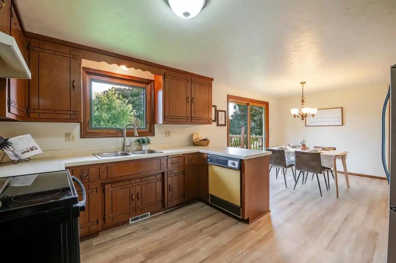 Photo 3 of Single family home for sale at 553 Delwiche Rd, Green Bay, WI 54302 | MLS# 50333721 | Listing updated on 2026-10-08