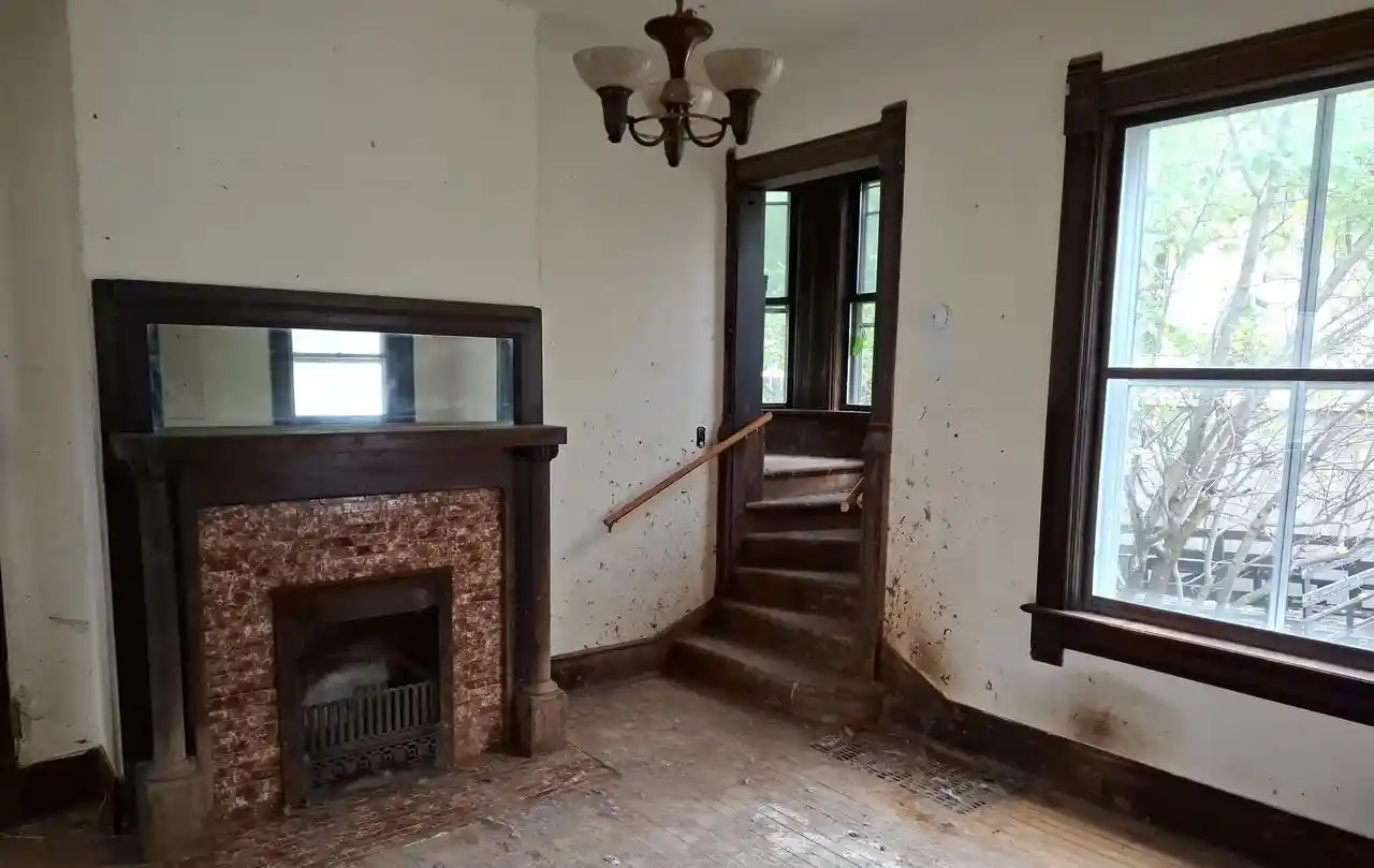 Photo 3 of Single family home for sale at 904 Washington St, Wausau, WI 54403 | MLS# 50333707 | Listing updated on 2026-10-07