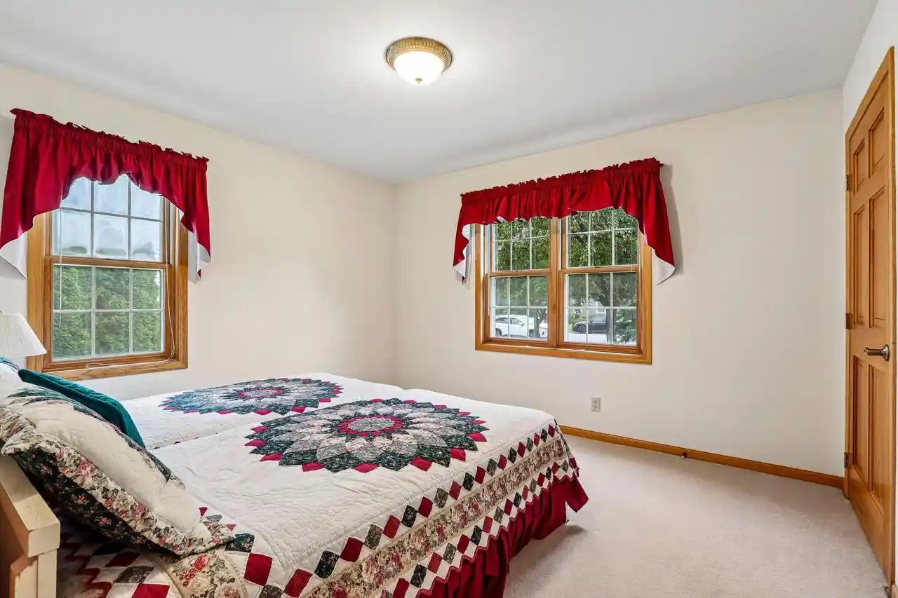 Photo 3 of Single family home for sale at 462 Deerwood Ct, Grafton, WI 53024 | MLS# 1983170 | Listing updated on 2026-10-08