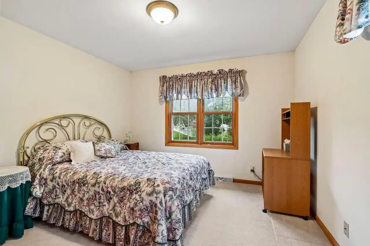 Photo 3 of Single family home for sale at 462 Deerwood Ct, Grafton, WI 53024 | MLS# 1983170 | Listing updated on 2026-10-08