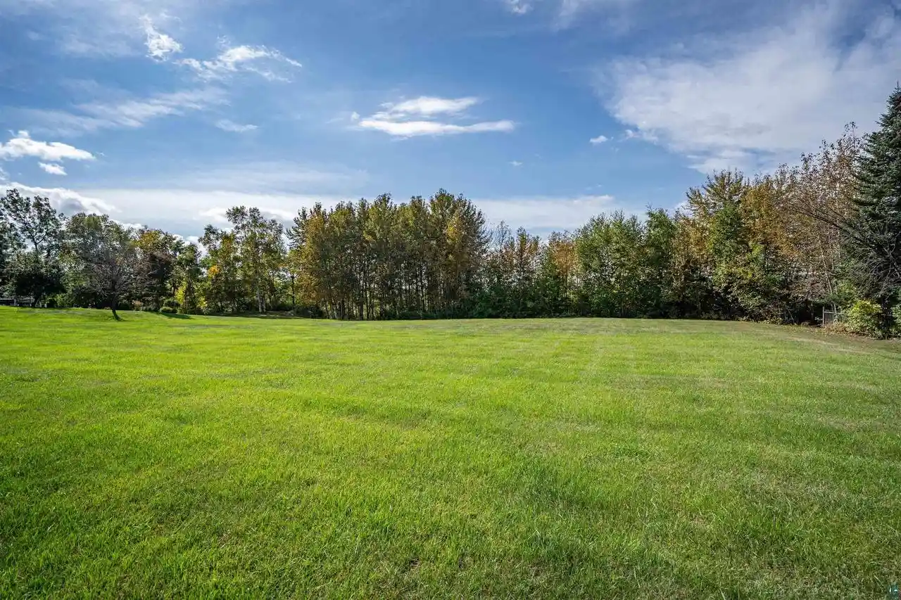 Photo 3 of Sale Pending at 2 Beacon Ln, Superior, WI 54880 | MLS# 6128310 | Listing updated on 2026-10-07
