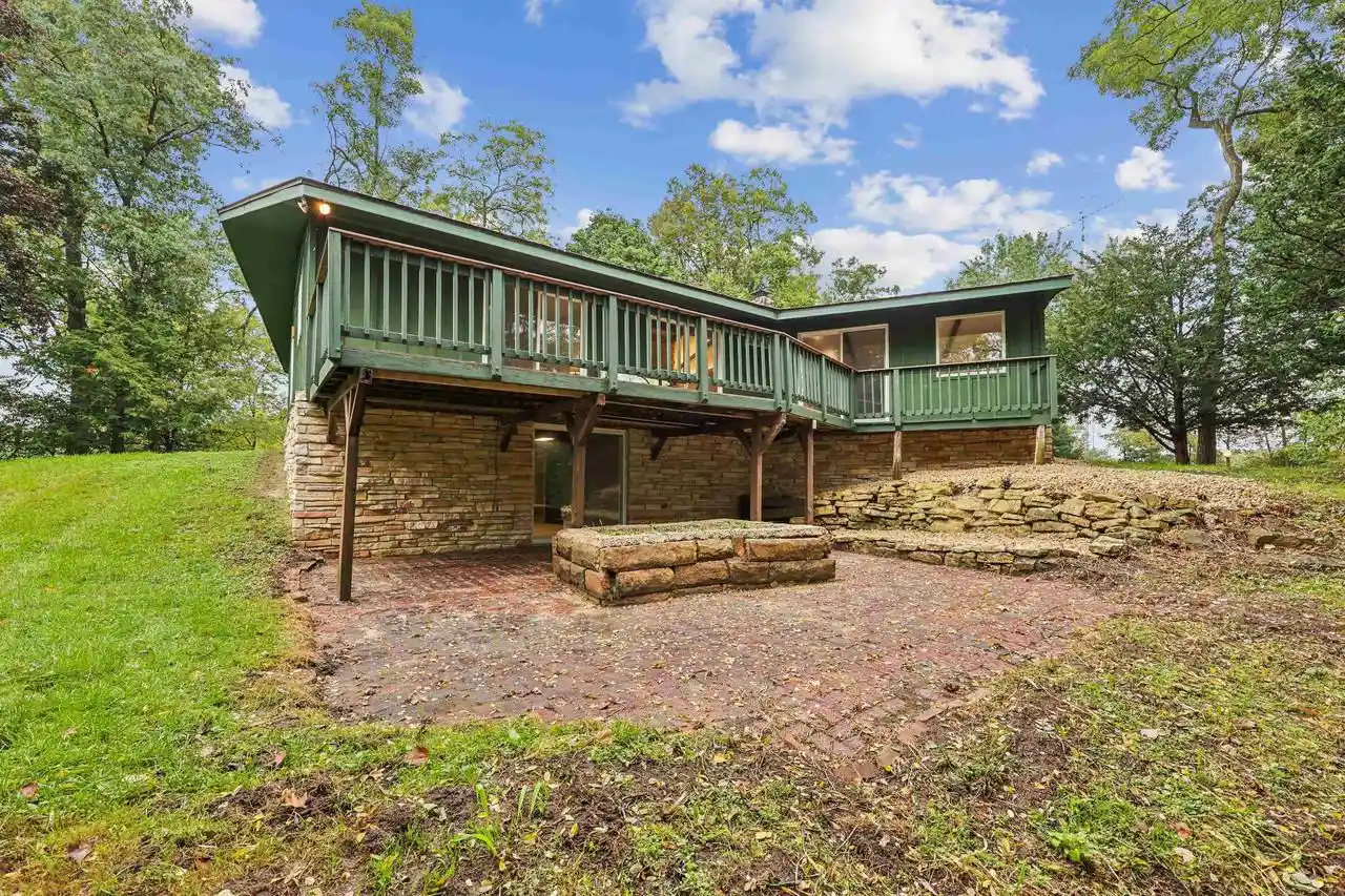 Photo 2 of Single family home for sale at 440 N Webb Ave, Reedsburg, WI 53959 | MLS# 2033936 | Listing updated on 2026-10-06