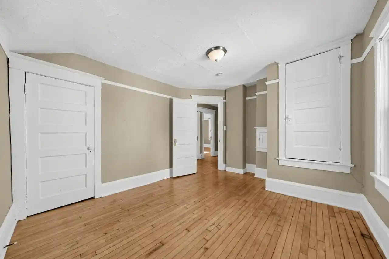 Photo 1 of Single family home for sale at 2563 N Hubbard St, Milwaukee, WI 53212 | MLS# 1983182 | Listing updated on 2026-10-02