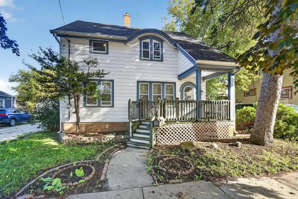 Photo 1 of Single family home for sale at 1510 Augusta St, Racine, WI 53402 | MLS# 1983184 | Listing updated on 2026-10-06
