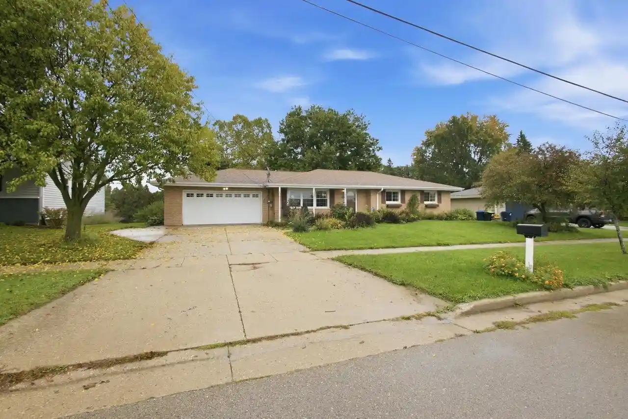Photo 1 of Single family home for sale at 609 Oak Ln, Horicon, WI 53032 | MLS# 2033938 | Listing updated on 2026-10-07