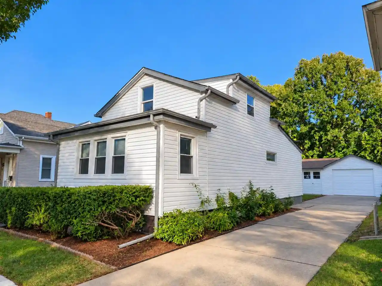 Photo 1 of Single family home for sale at 1437 Park Ave, Racine, WI 53403 | MLS# 1983192 | Listing updated on 2026-10-09