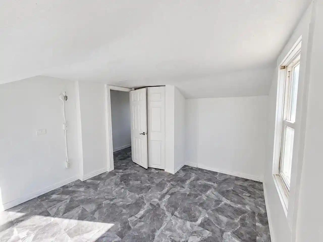 Photo 3 of Single family home for sale at 1437 Park Ave, Racine, WI 53403 | MLS# 1983192 | Listing updated on 2026-10-09