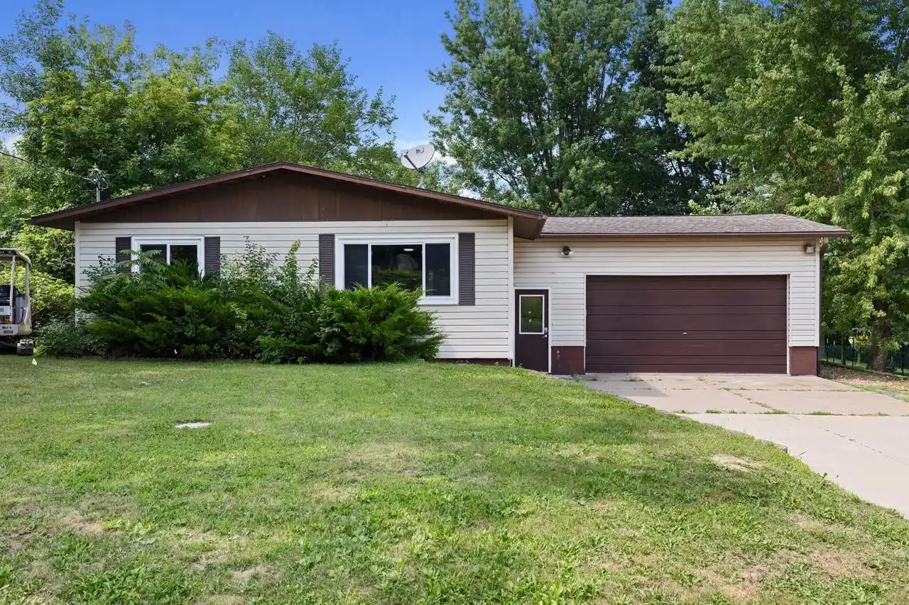 Single family home for sale at 460 Center St, Dakota, MN 55925 | MLS# 1983195