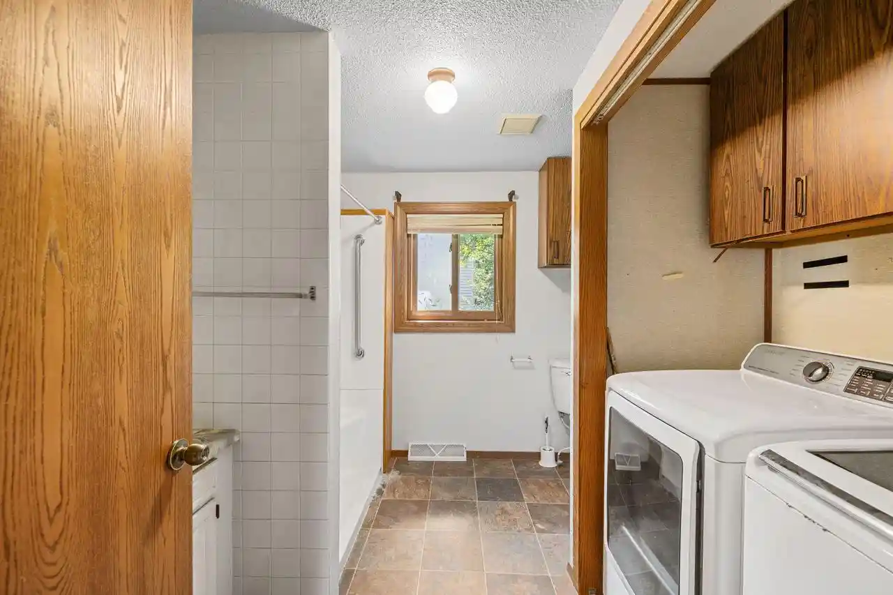 Photo 3 of Single family home for sale at 460 Center St, Dakota, MN 55925 | MLS# 1983195 | Listing updated on 2026-10-02