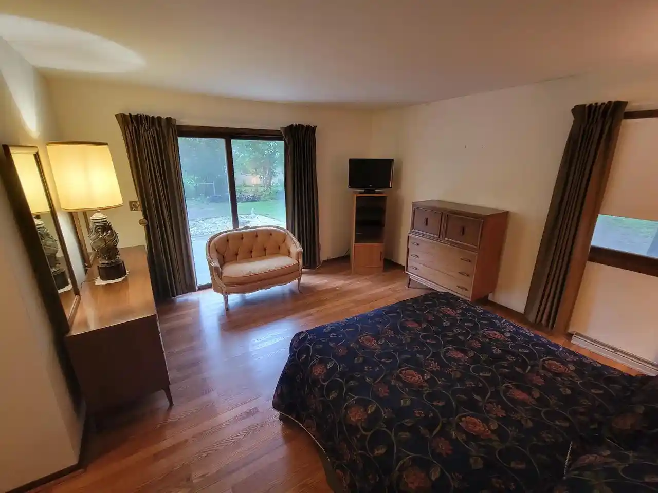 Photo 2 of Single family home for sale at 21825 Oakmont Ln, Brookfield, WI 53045 | MLS# 1983200 | Listing updated on 2026-10-03