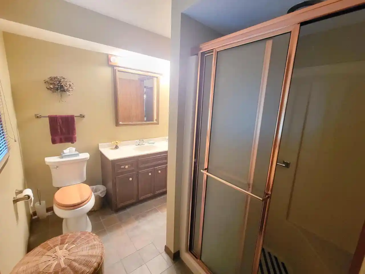 Photo 4 of Single family home for sale at 21825 Oakmont Ln, Brookfield, WI 53045 | MLS# 1983200 | Listing updated on 2026-10-03