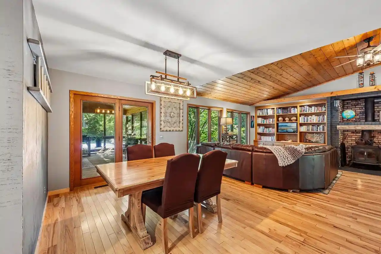 Photo 3 of Single family home for sale at 34 N Prentice St, Evansville, WI 53536 | MLS# 2033940 | Listing updated on 2026-10-07
