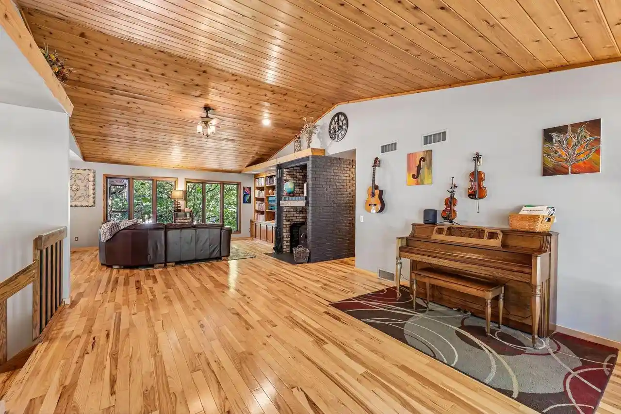 Photo 4 of Single family home for sale at 34 N Prentice St, Evansville, WI 53536 | MLS# 2033940 | Listing updated on 2026-10-07