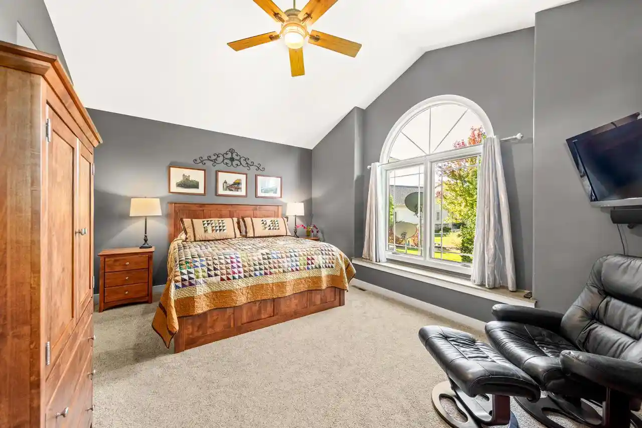 Listing Photo 4 - Condo for sale in building located at W207n16211 Elliot Dr, Jackson, WI 53037 - Unit #17