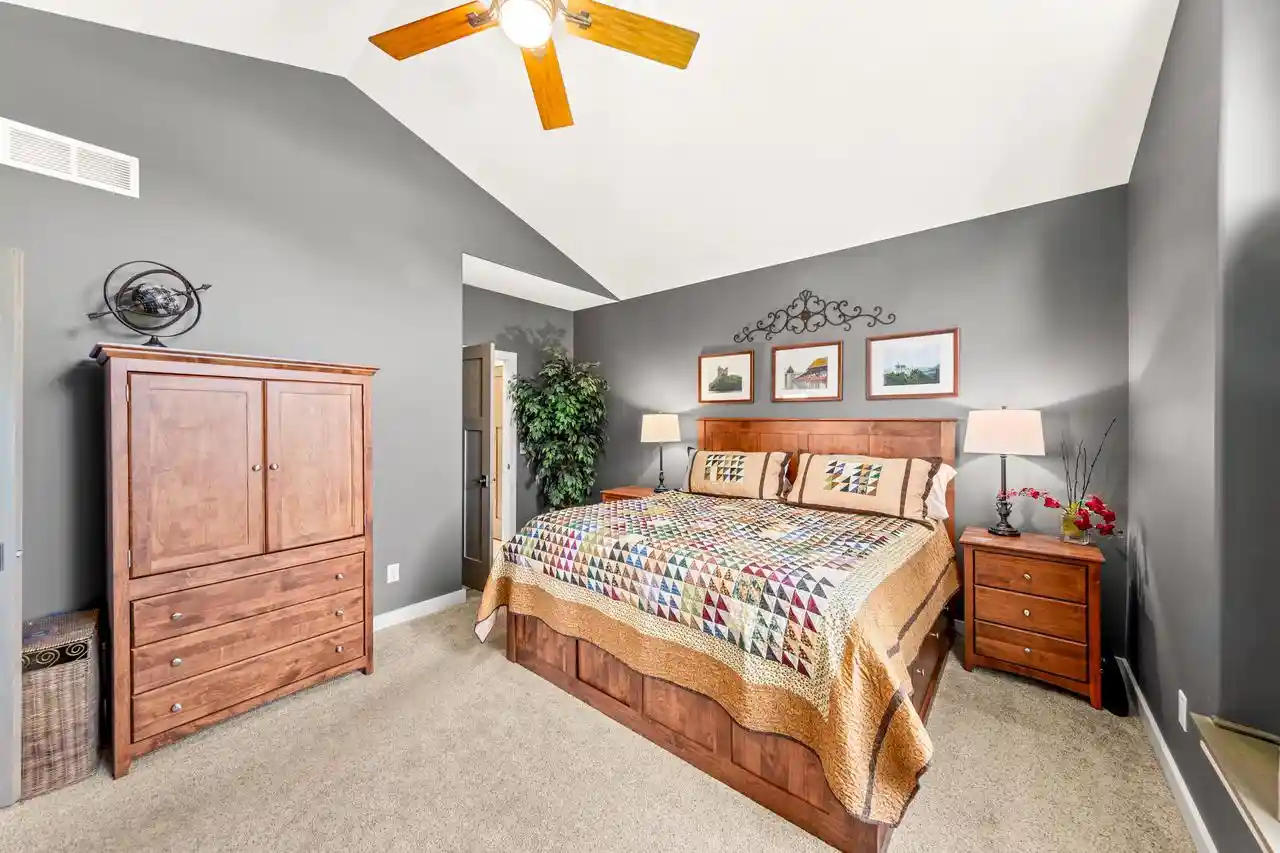 Listing Photo 5 - Condo for sale in building located at W207n16211 Elliot Dr, Jackson, WI 53037 - Unit #17