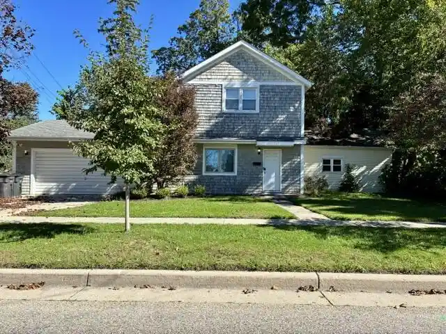 Photo 1 of Single family home for sale at 717 Center St, Lake Geneva, WI 53147 | MLS# 1983224 | Listing updated on 2026-10-09