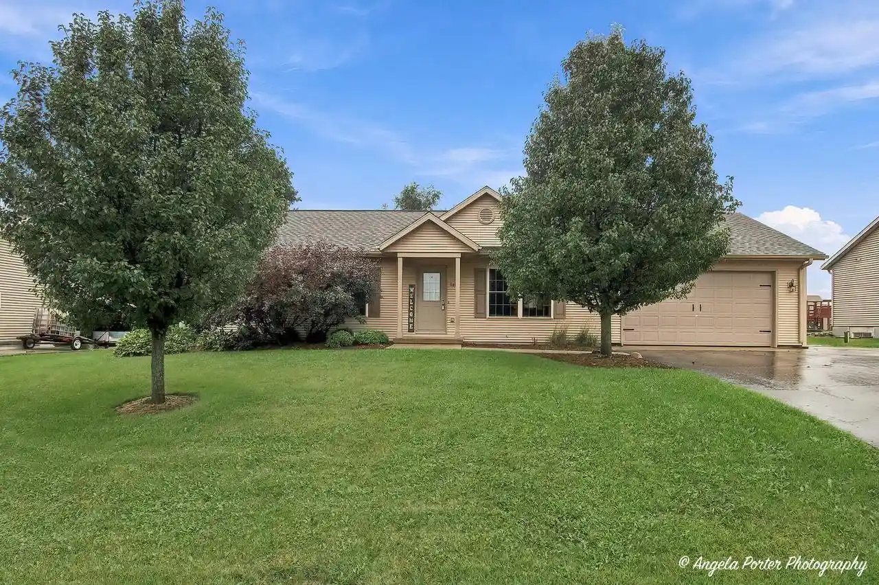 Photo 1 of Single family home for sale at 343 Homestead Dr, Twin Lakes, WI 53181 | MLS# 1983226 | Listing updated on 2026-10-06