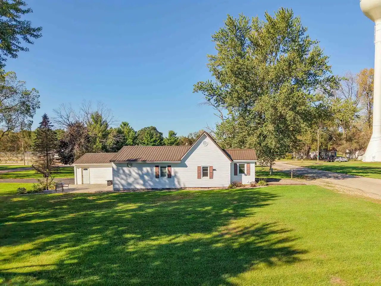 Photo 2 of Single family home for sale at 137 W Exchange St, Lone Rock, WI 53556 | MLS# 2033955 | Listing updated on 2026-10-05