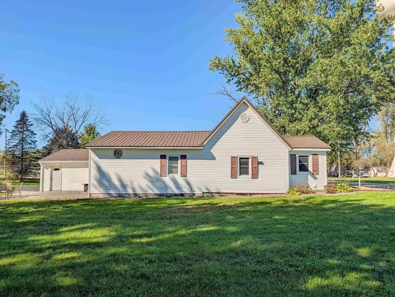 Photo 3 of Single family home for sale at 137 W Exchange St, Lone Rock, WI 53556 | MLS# 2033955 | Listing updated on 2026-10-05