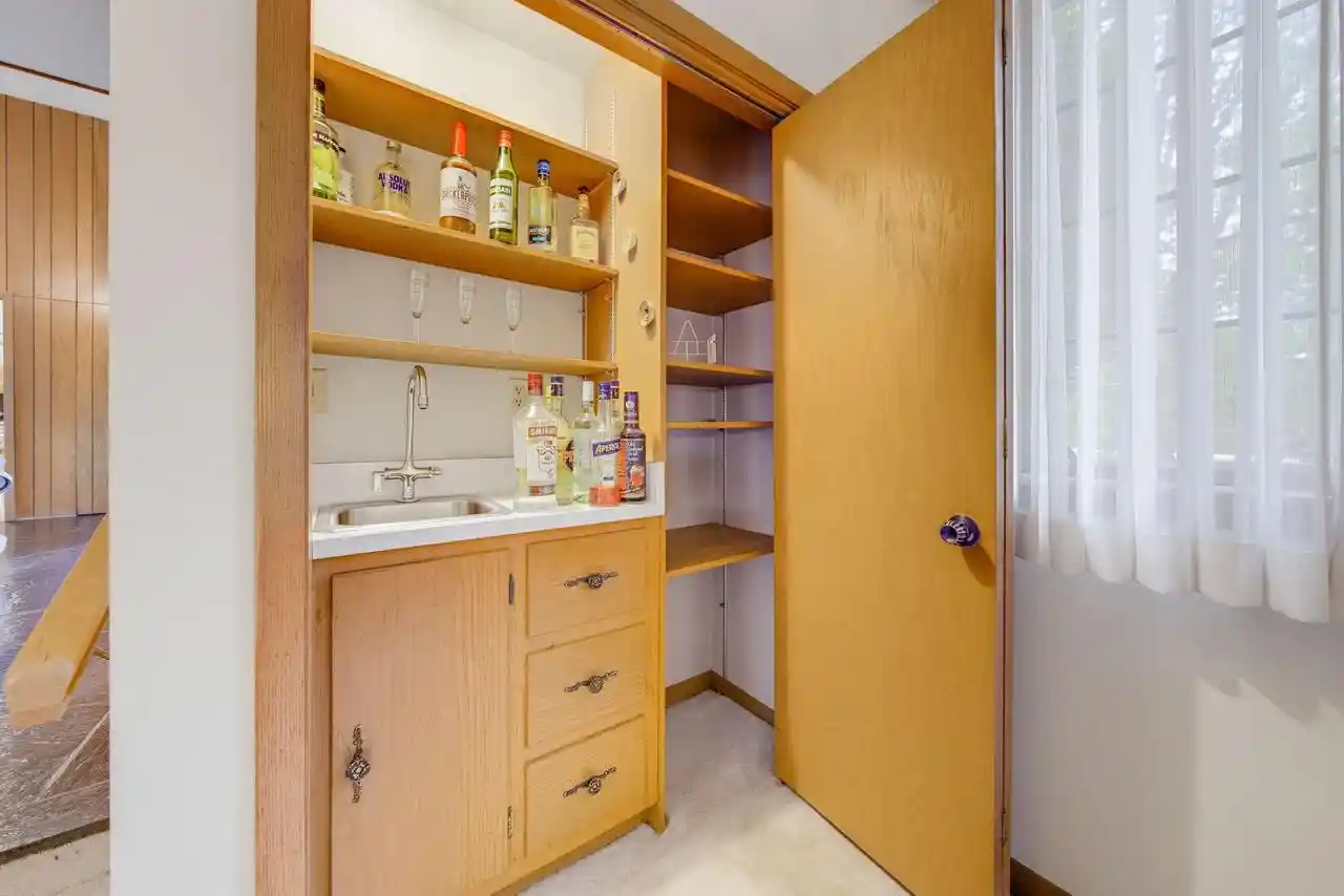 Photo 4 of Single family home for sale at 7320 N Pheasant Ln, Milwaukee, WI 53217 | MLS# 1983242 | Listing updated on 2026-10-03