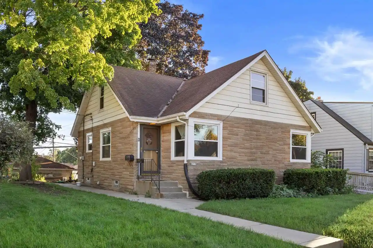 Photo 1 of Single family home for sale at 6215 W Arthur Ave, Milwaukee, WI 53219 | MLS# 1983252 | Listing updated on 2026-10-05