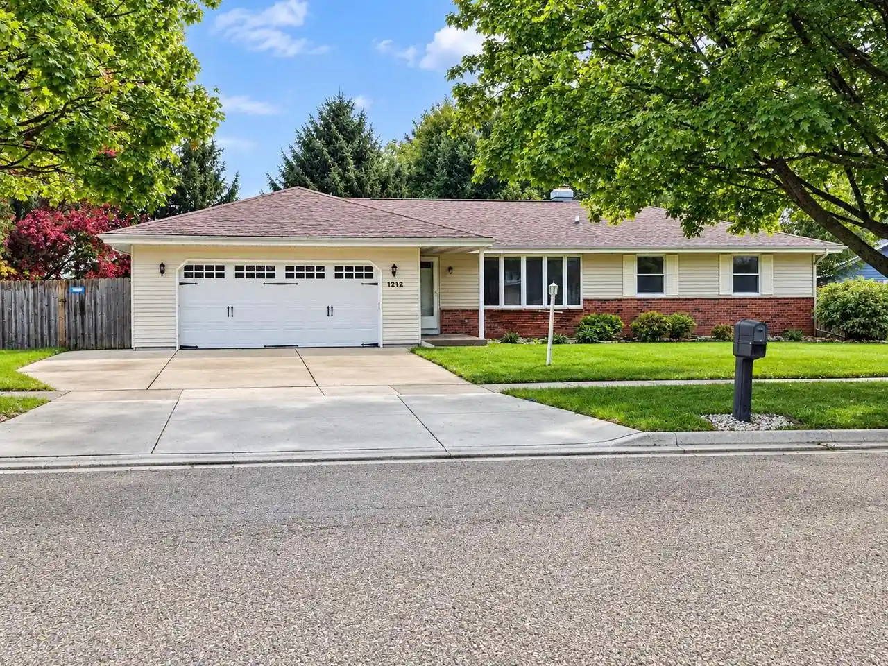 Photo 1 of Single family home for sale at 1212 N Wuthering Hills Dr, Janesville, WI 53546 | MLS# 2033961 | Listing updated on 2026-10-08