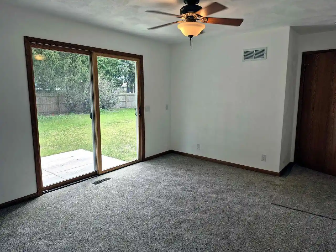 Photo 3 of Single family home for sale at 1212 N Wuthering Hills Dr, Janesville, WI 53546 | MLS# 2033961 | Listing updated on 2026-10-08